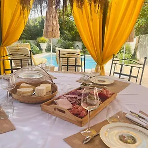cabane-la-clef-des-champs-au-mas-des-entrages.fr-provencehotel.com/